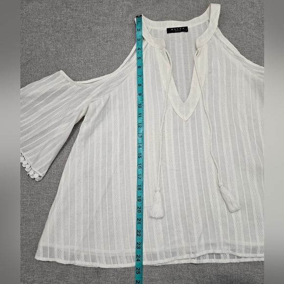 Maven West Ivory Cold Shoulder Boho Blouse Tassel Tie Crochet Sleeve Size Small - Picture 10 of 13